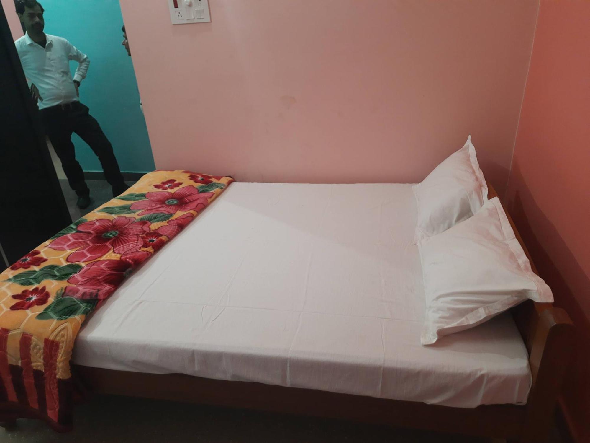 Lbh Hotell Gaya Exteriör bild